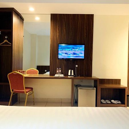 Ameera Hotel Pekanbaru Kültér fotó