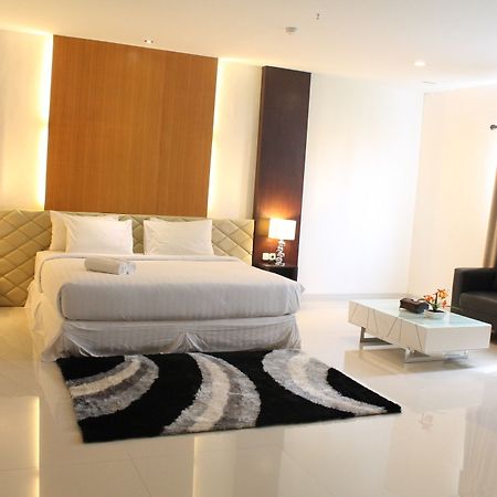 Ameera Hotel Pekanbaru Kültér fotó