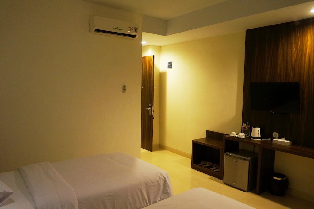 Ameera Hotel Pekanbaru Kültér fotó