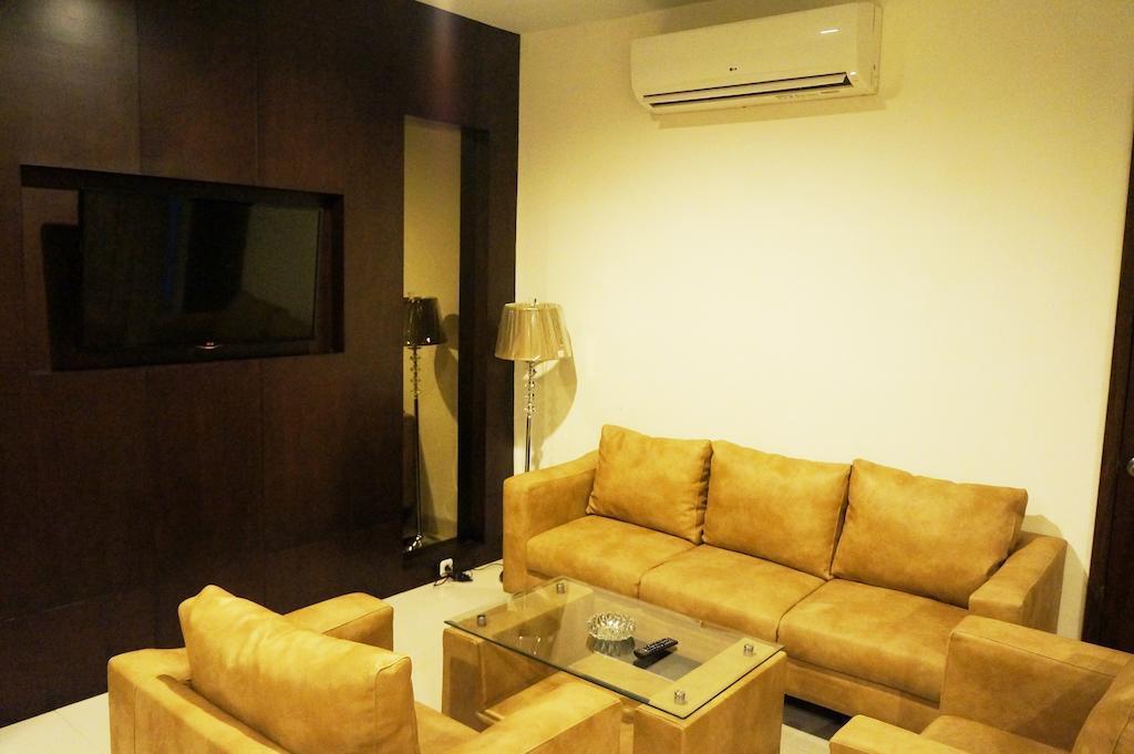 Ameera Hotel Pekanbaru Kültér fotó