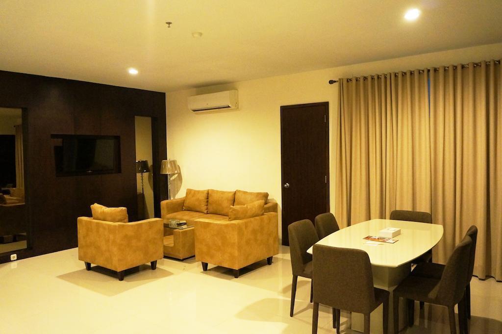 Ameera Hotel Pekanbaru Kültér fotó