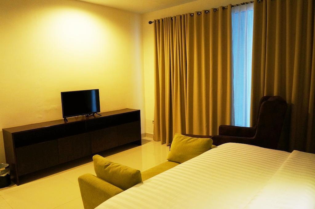Ameera Hotel Pekanbaru Kültér fotó