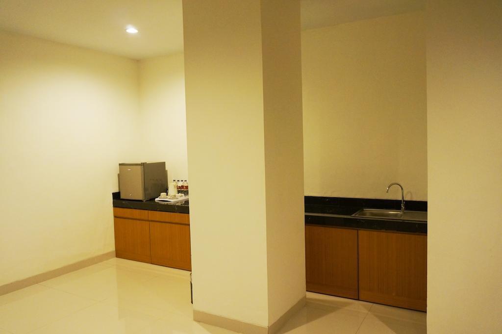 Ameera Hotel Pekanbaru Kültér fotó