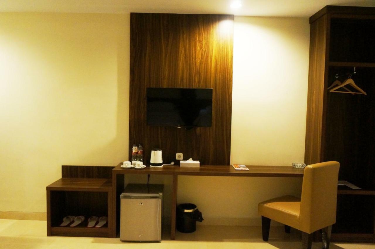 Ameera Hotel Pekanbaru Kültér fotó